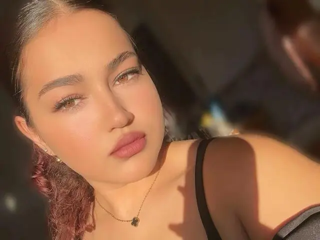 Enter EllysaShaw Recorded Private